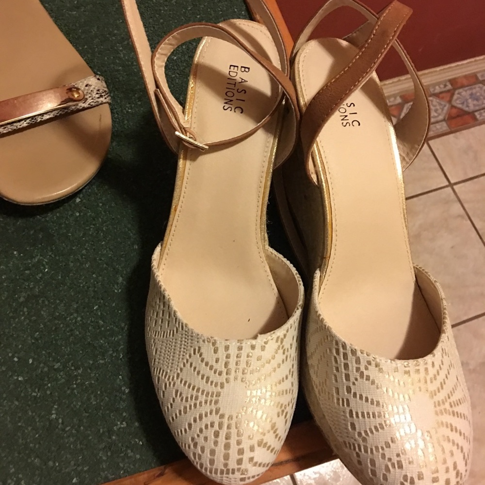 Women’s shoes